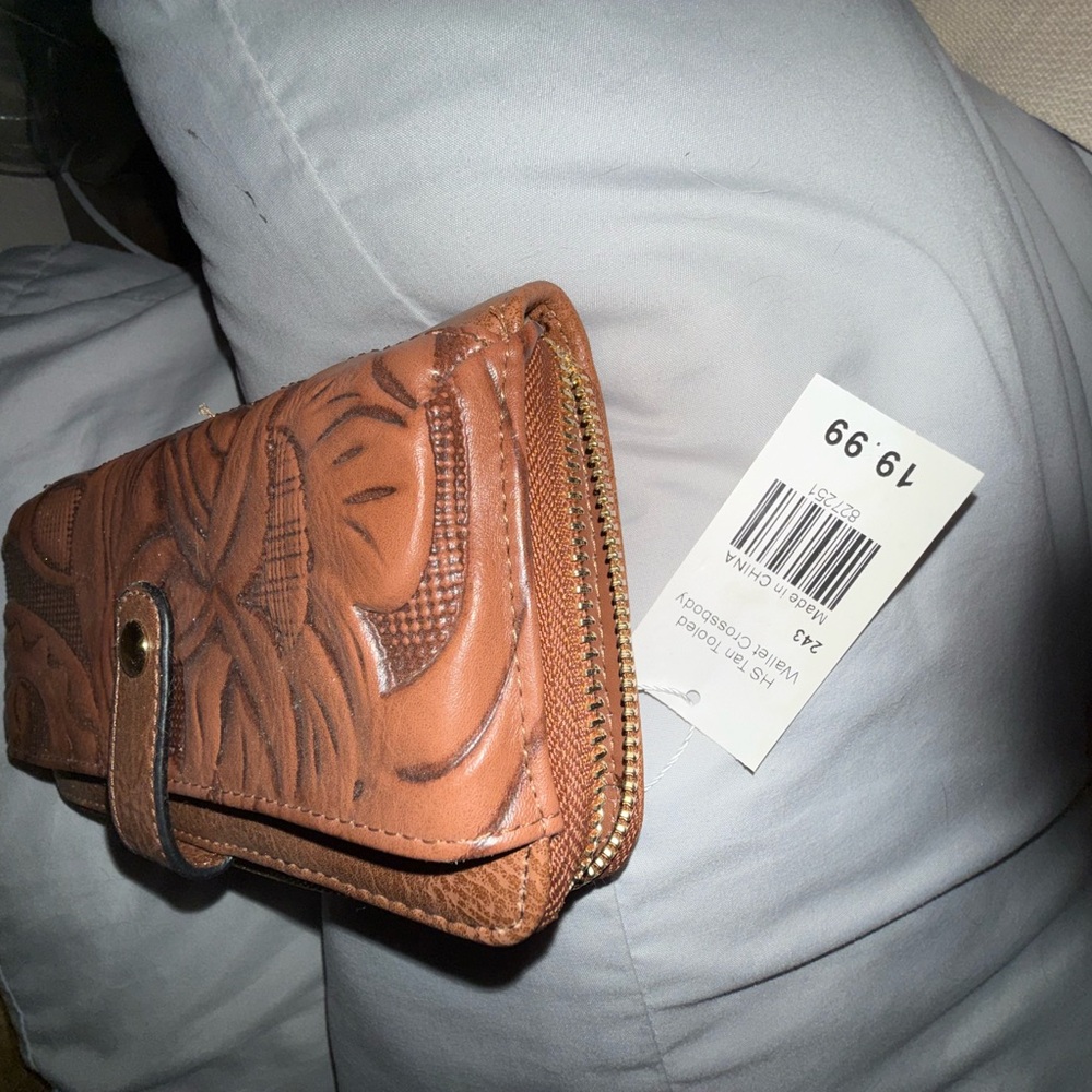 Embossed Leather Wallet - Tan - Picture 3 of 3
